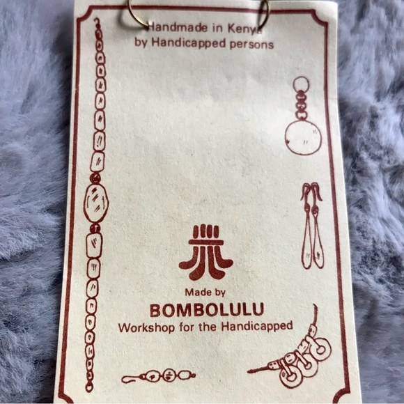 Handmade Ebony gold plated earrings made in Kenya - Picture 4 of 4